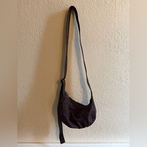Baggu small nylon crescent bag in coffee
